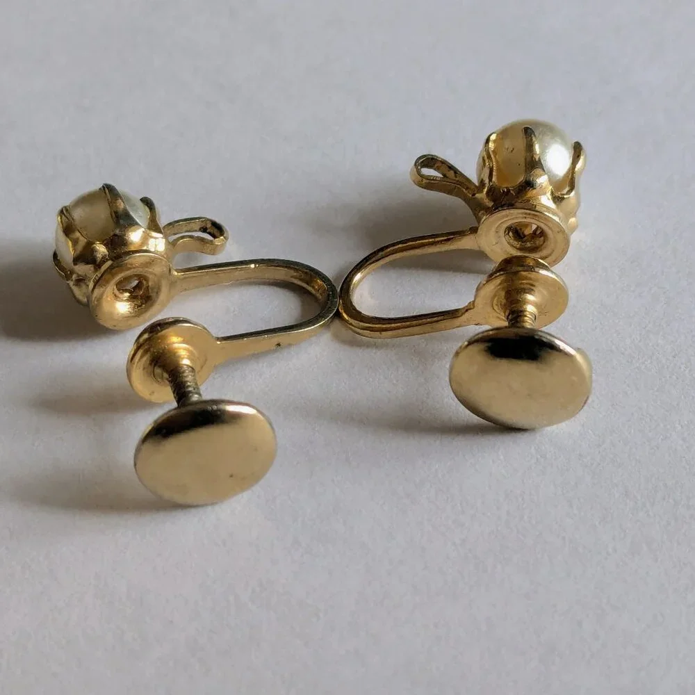 Stunning Vintage Pearl Screw Back Earrings Gold Tone Retro Mid-Century Jewelry